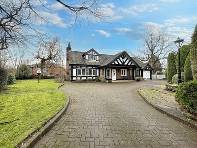 4 bedroom detached house for sale in Granary Lane, Worsley, M28