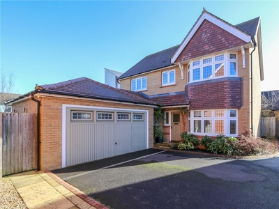 4 bedroom detached house for sale in Great Clover Leaze, Bristol, BS16