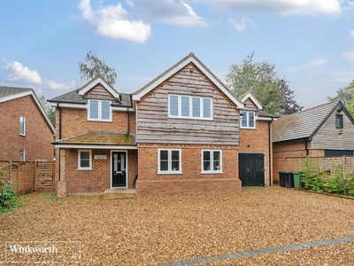 4 bedroom detached house for sale in Grove Road, Basingstoke, Hampshire, RG21