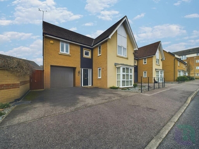 4 bedroom detached house for sale in Southwold Crescent, Broughton, MK10