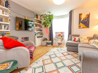 4 bedroom end of terrace house for sale in Drummond Road, St. Pauls, Bristol, BS2