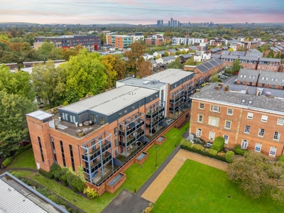 4 bedroom flat for sale in Highmarsh Crescent, West Didsbury, Manchester, M20