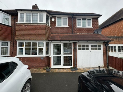 4 bedroom house for rent in Coppice Road, Solihull, B92