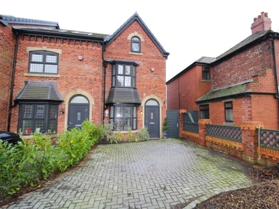 4 bedroom mews property for sale in Medlock Road, Failsworth, Manchester, M35