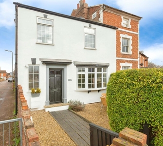 4 bedroom semi-detached house for sale in Caldecote Street, Newport Pagnell, MK16