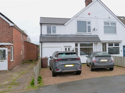 4 bedroom semi-detached house for sale in Colby Road, Thurmaston, Leicester, LE4