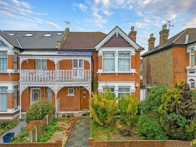 4 Bedroom Semi-detached House For Sale In Ilford, London