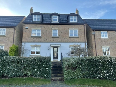 5 bedroom detached house for sale in Garwood Crescent, Grange Farm, Milton Keynes, MK8