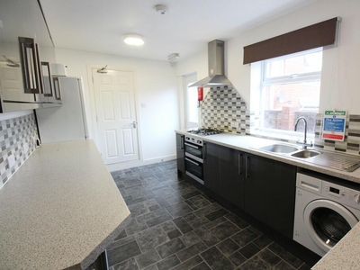 5 bedroom terraced house for rent in Lodge Road, Southampton, SO14