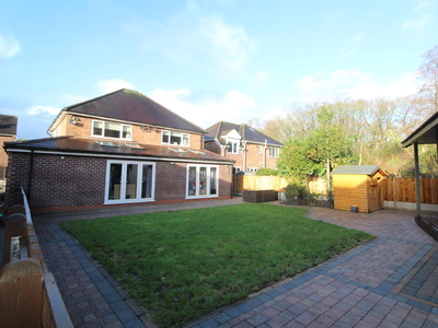 6 bedroom detached house for sale in Withenfield Road, Manchester, M23