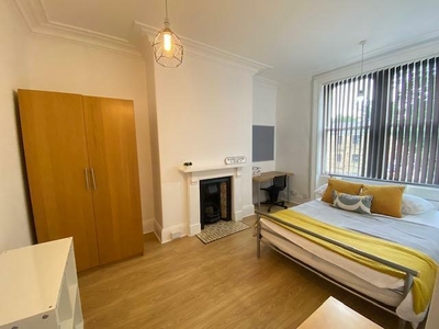 6 bedroom terraced house for rent in Belmont Street, Huddersfield, West Yorkshire, HD1