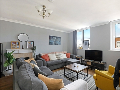 Hartington Road, London, W13 2 bedroom flat/apartment in London