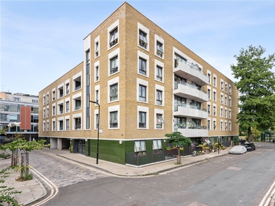 Prestwood Street, Islington, London, N1 2 bedroom flat/apartment in Islington