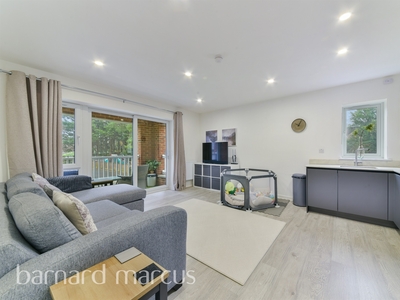Purley Downs Road, South Croydon - 2 bedroom flat