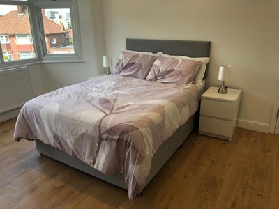 Single room in accessible semi-detached house to rent London, NW9 6JG