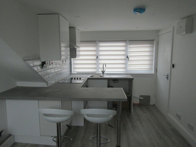 Studio flat for rent in High Road, Southampton, SO16