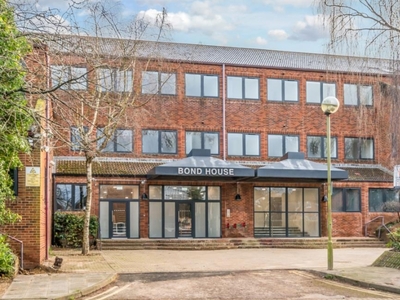 1 Bed Flat/Apartment For Sale in Bond House, Newbury, RG14 - 5292706