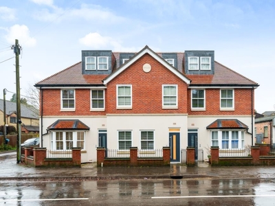 1 Bed Flat/Apartment For Sale in Sonning Common, Thriving Village location, RG4 - 5274765