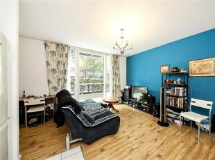 1 bedroom flat for rent in Goodman Street, Aldgate, London, E1