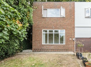 1 bedroom flat for rent in Lord Chancellor Walk, Kingston Upon Thames, KT2