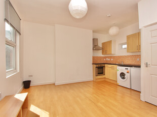 1 bedroom flat for rent in Newington Green, Islington, N16