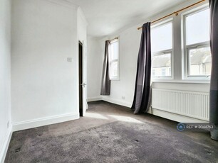 1 bedroom flat for rent in Sladedale Road, London, SE18