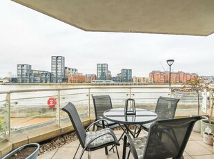 2 bedroom apartment for rent in Chatfield Road, Battersea, SW11