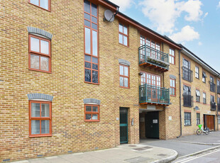 2 bedroom apartment for rent in Providence Close (off of Wetherell road E9), E9