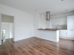 2 bedroom duplex for rent in Mildmay Road London N1