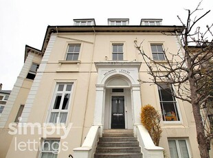 2 bedroom flat for rent in Belmont, Brighton, BN1