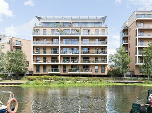 2 bedroom flat for rent in Copper Court, Essex Wharf,, E5