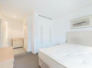 2 bedroom flat for rent in Discovery Dock Apartments East, Isle Of Dogs, London, E14