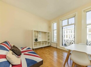2 bedroom flat for rent in Longridge Road, Earls Court, SW5