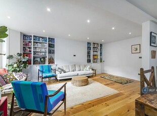 2 bedroom flat for rent in St. Quintin Avenue, London, W10