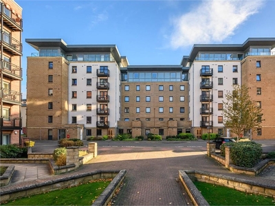 3 bed maindoor flat for sale in Slateford