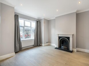 3 bedroom apartment for rent in Ambleside Gardens London SW16