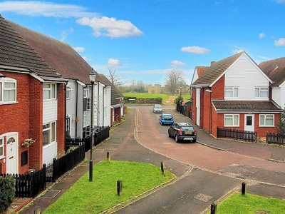 3 Bedroom End Terrace House For Sale