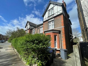 3 bedroom flat for rent in Dean Road, Willesden Green, London, NW2 5AD, NW2