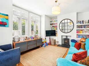 4 bedroom end of terrace house for rent in Rectory Lane, London, SW17