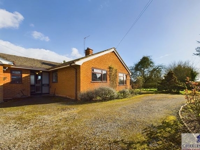 Bungalow to rent in Berrow, Malvern, Worcestershire WR13