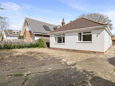 Bungalow to rent in Station Avenue, New Waltham, Lincolnshire DN36