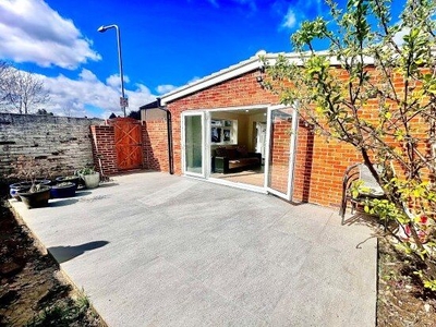 Bungalow to rent in Trehearn Road, Ilford IG6