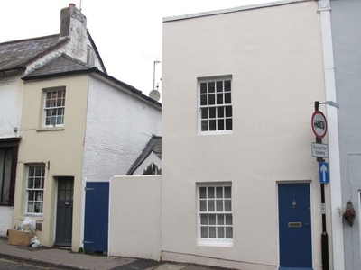 Cottage to rent in Lancaster Street, Lewes, East Sussex BN7