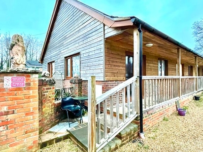 Cottage to rent in West Fork Cottages, Farnham Road, Liss GU33