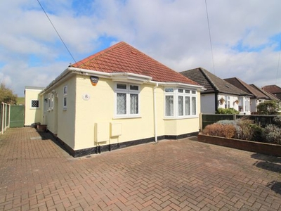Detached bungalow to rent in Kenilworth Road, Ashford TW15