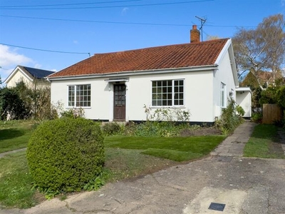 Detached bungalow to rent in The Green, Hadleigh, Ipswich IP7