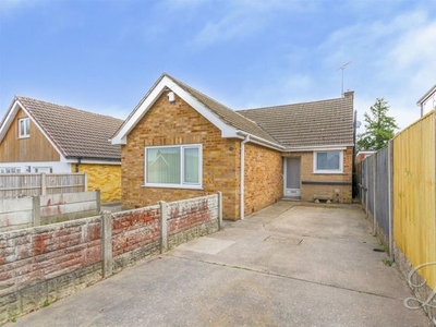 Detached bungalow to rent in Winster Avenue, Ravenshead, Nottingham NG15