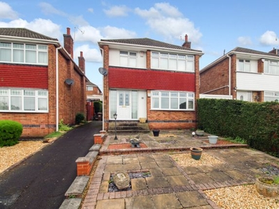 Detached house to rent in Abbotsbury Close, Rise Park, Nottingham NG5