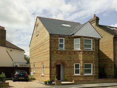 Detached house to rent in Alexandra Road, Windsor, Berkshire SL4