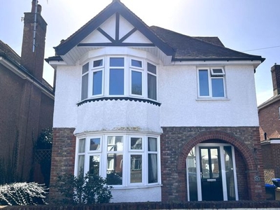 Detached house to rent in Athelstan Road, Worthing BN14